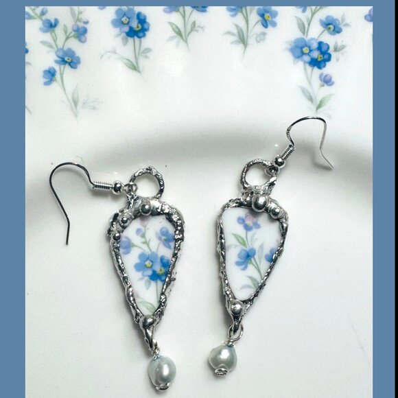 Royal Albert 1976 Memory Lane Earrings with Boho Metalwork & Freshwater Pearls - Picture 1 of 15